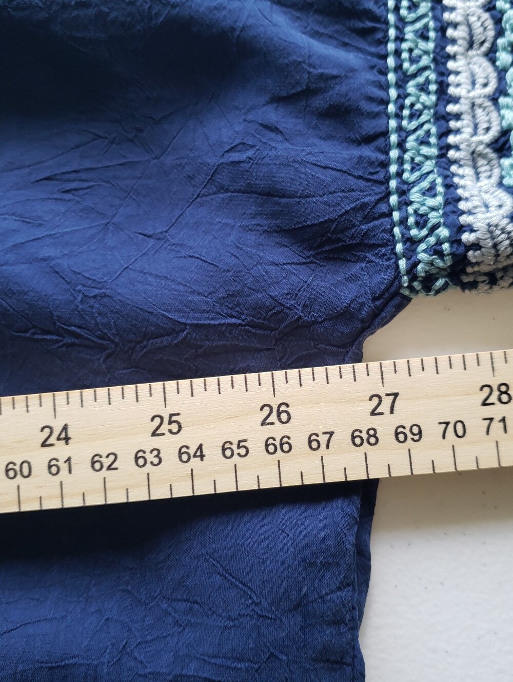 Johnny Was Embroidered Short-Sleeve Boho Top Large Navy Blue Cupra Rayon Western - Picture 13 of 15